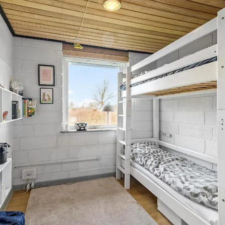 Beautiful Home In Vinderup With Wifi *